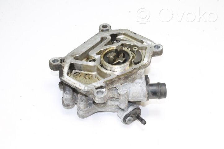 Mercedes-Benz A W176 Alipainepumppu A1331800401