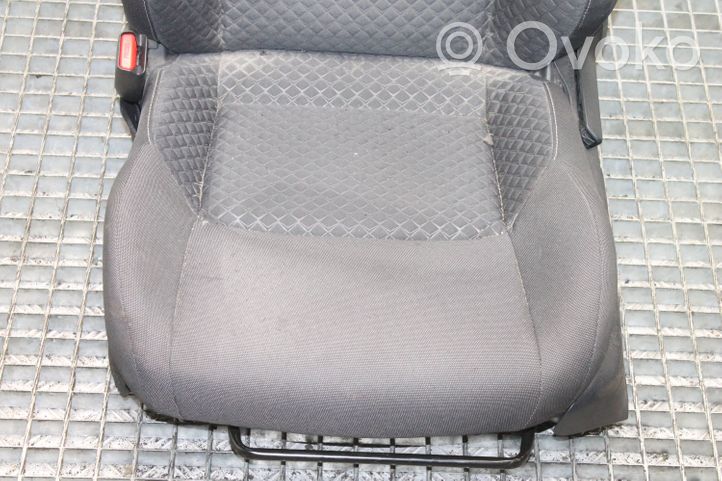 Toyota C-HR Priekinė vairuotojo sėdynė 