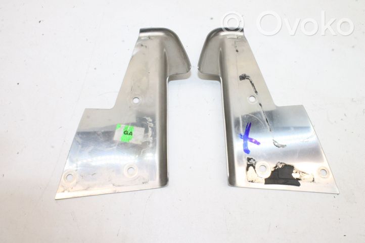 Mercedes-Benz SLK R171 Fuel tank cap trim 