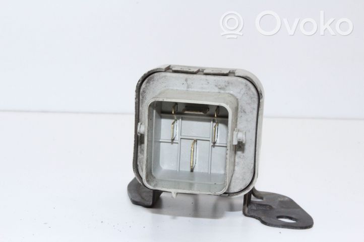 Hyundai ix35 Relé de la luz de advertencia 368302F160