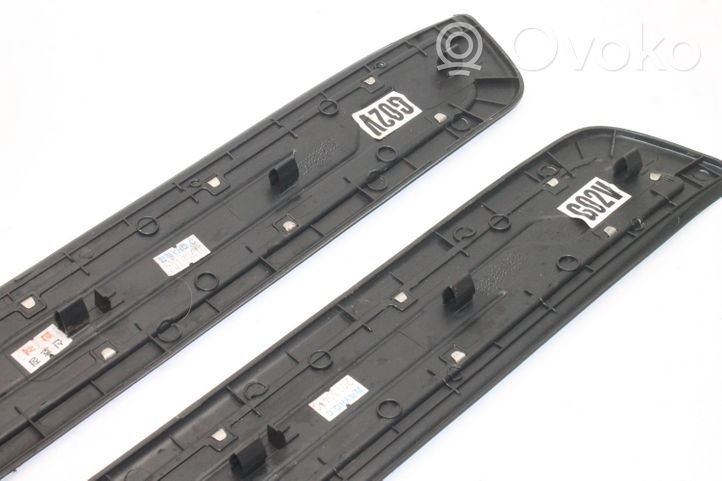 KIA Sorento Garniture de protection de seuil intérieur 858812P100