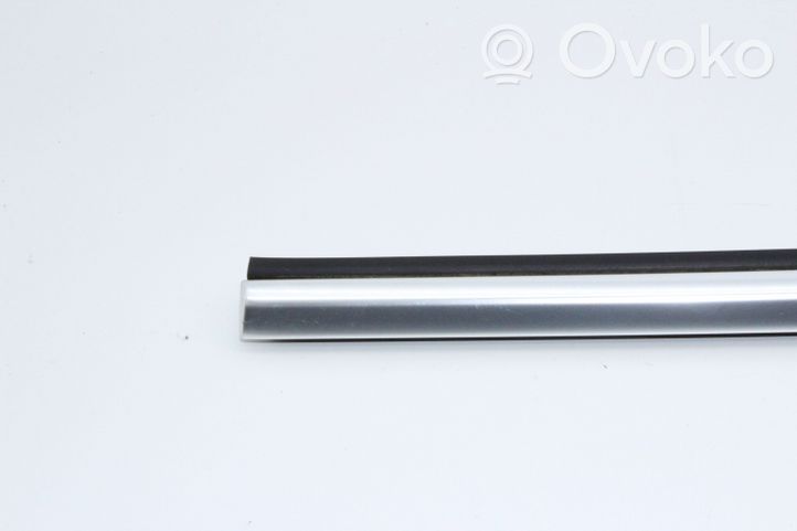 Audi A5 8T 8F Moulures des vitres de la porte arrière 8F0853763E