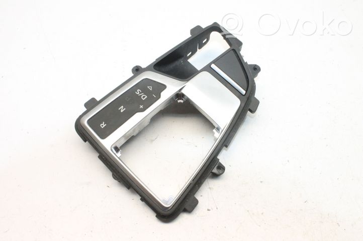 Audi A4 S4 B9 Rivestimento in plastica cornice della leva del cambio 8W2713111C