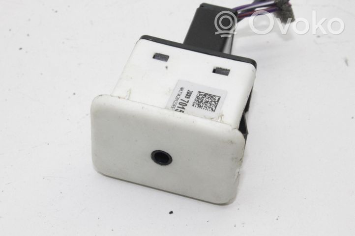 Opel Antara Connettore plug in AUX 20897015