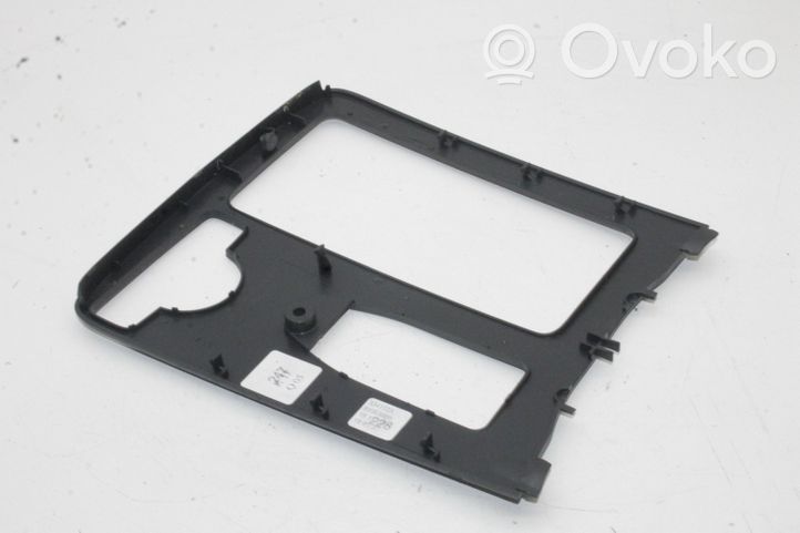 Mercedes-Benz C W204 Rivestimento in plastica cornice della leva del cambio A2046800207