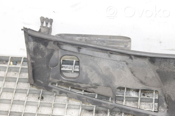 Mercedes-Benz C W204 Garniture de radiateur A2045000255