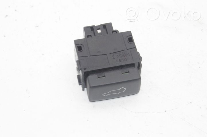 Subaru Forester SJ Bouton interrupteur ouverture du coffre 