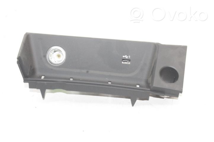 Audi A5 Accendisigari per auto 8W2864131B