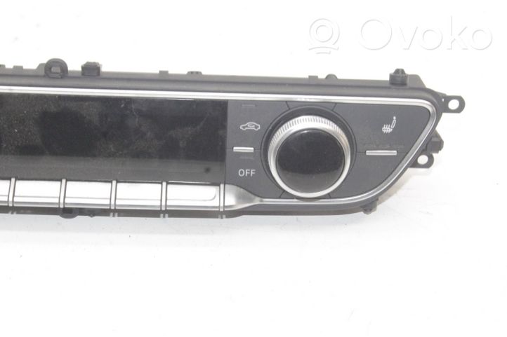 Audi A5 Przełącznik / Włącznik nawiewu dmuchawy 8W0820043T