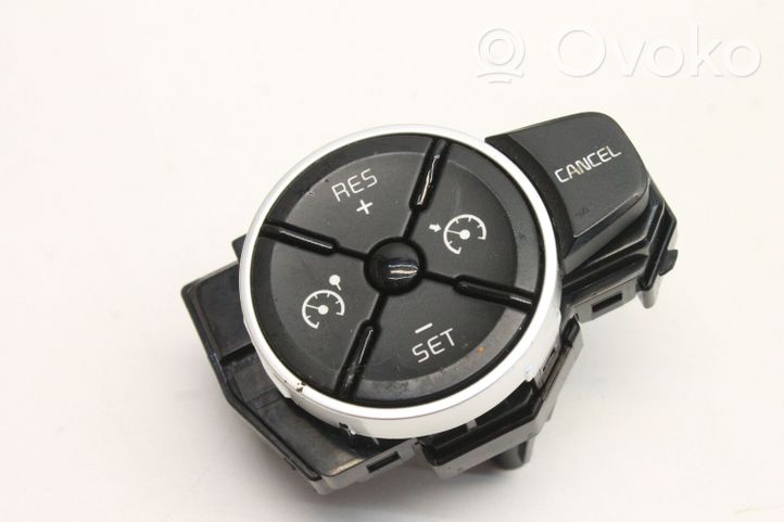 KIA Soul Steering wheel buttons/switches 96700B2800
