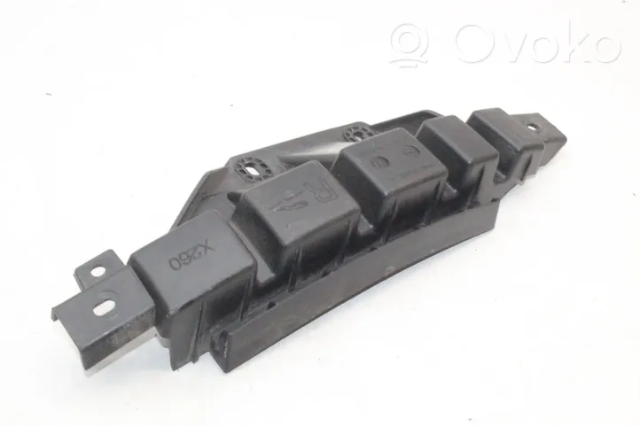 Jaguar XF X260 Support de pare-chocs arrière GX6317B930A