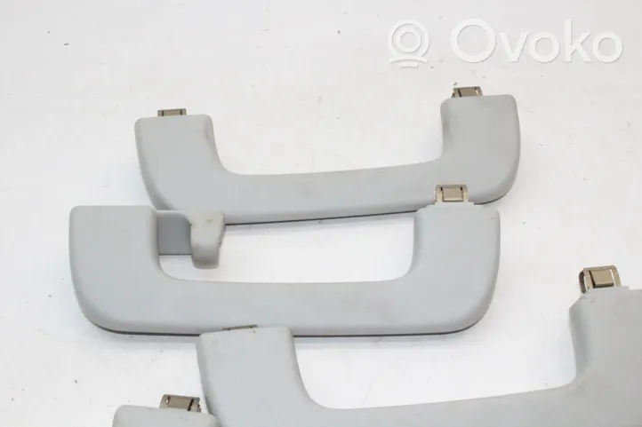 Audi A4 S4 B8 8K Un set di maniglie per il soffitto 