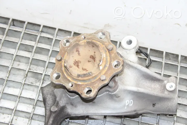 BMW 4 F32 F33 Mozzo ruota anteriore 2284002