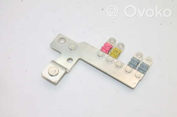 Audi Q7 4L Relay mounting block 125A60A150A