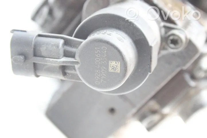 Nissan X-Trail T32 Kraftstoffpumpe mechanisch 0445010406