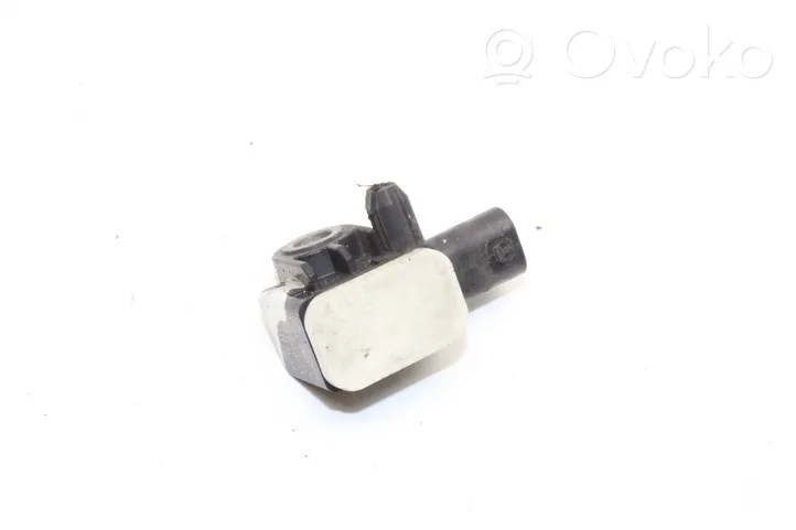 Infiniti Q30 Sensore d’urto/d'impatto apertura airbag A1668210151
