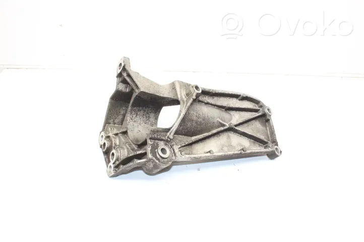 Volvo V60 Supporto di montaggio scatola del cambio 31370633