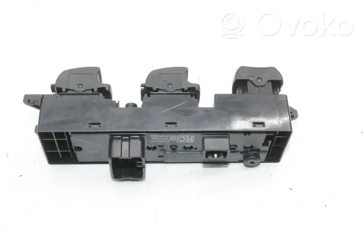 Mitsubishi ASX Electric window control switch 8608A260