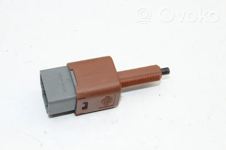 Nissan X-Trail T32 Brake pedal sensor switch 