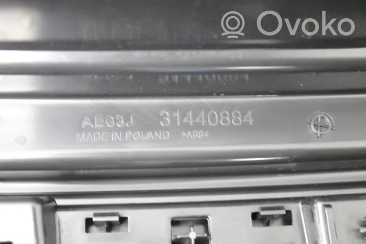 Volvo XC40 Tavaratilan kynnyksen suoja 31440884