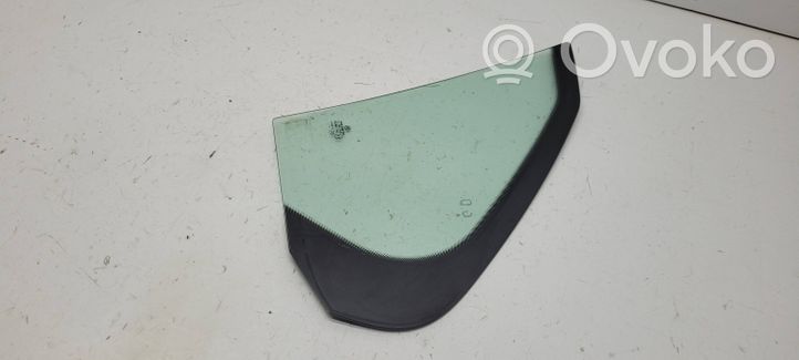 Volkswagen Jetta V Rear vent window glass 