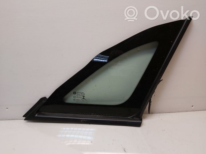 Opel Crossland X Fenêtre latérale avant / vitre triangulaire 13478714