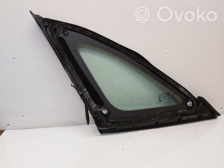 Opel Crossland X Fenêtre latérale avant / vitre triangulaire 13478714