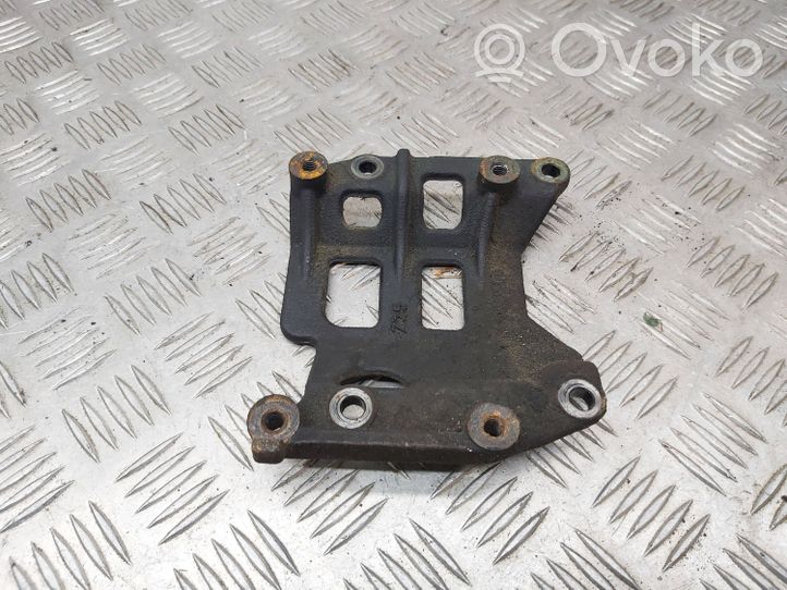 Toyota Avensis T250 Support de compresseur de clim 