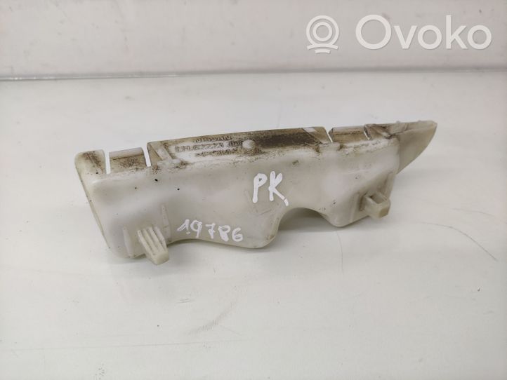 Nissan Qashqai Etupuskurin kannake 62223JD000