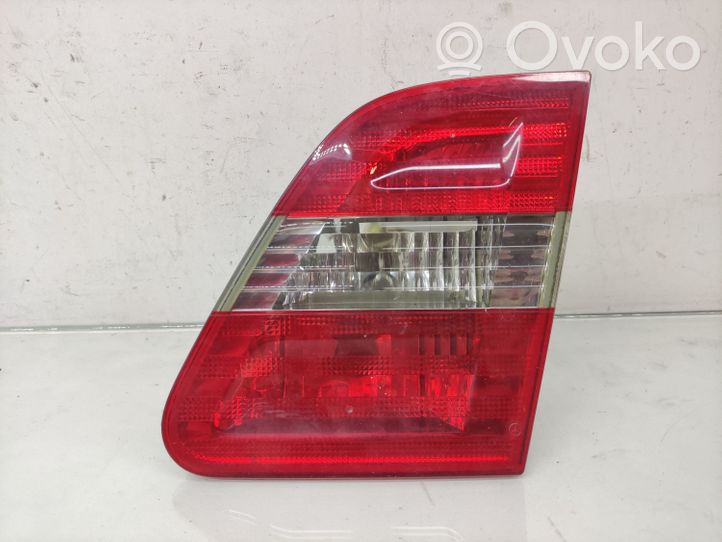 Mercedes-Benz B W245 Lampy tylnej klapy bagażnika A1698201664