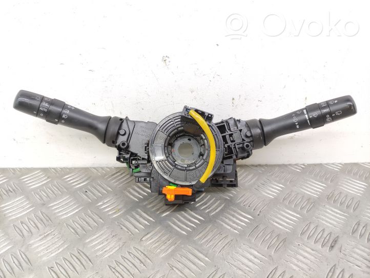 Toyota Verso Leva/interruttore dell’indicatore di direzione e tergicristallo P750F020