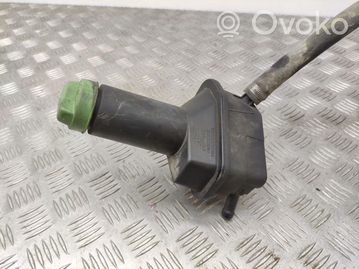 Volkswagen Sharan Serbatoio/vaschetta del liquido del servosterzo 7M3422372