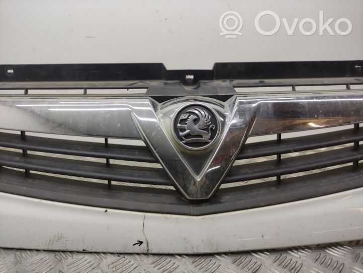Opel Vivaro Griglia superiore del radiatore paraurti anteriore 623100248R