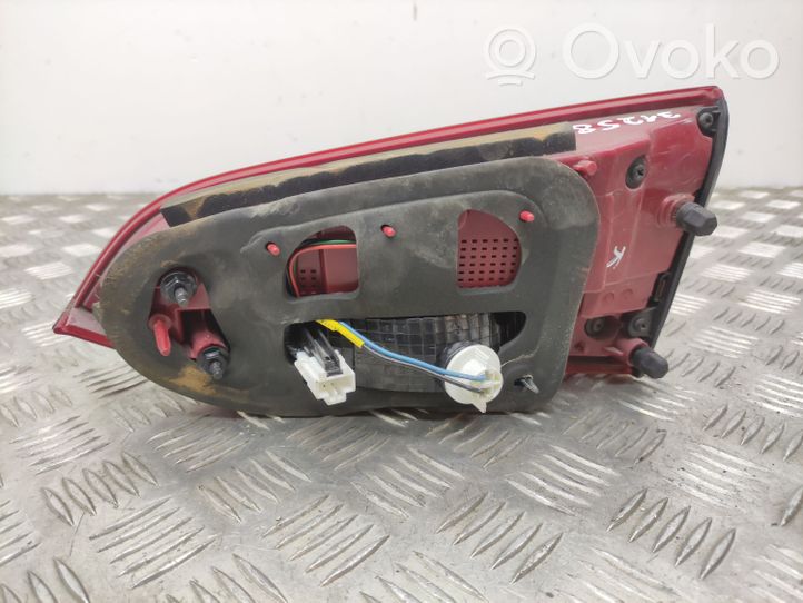 Hyundai Santa Fe Tailgate rear/tail lights 924052W130