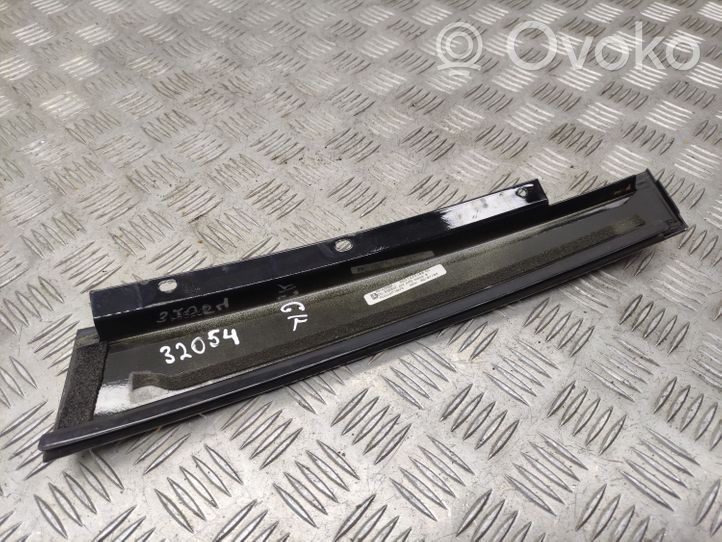 Citroen C5 Takaoven lasin muotolista 9657425380