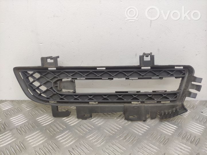 Mercedes-Benz E C207 W207 Grille inférieure de pare-chocs avant A2078800424