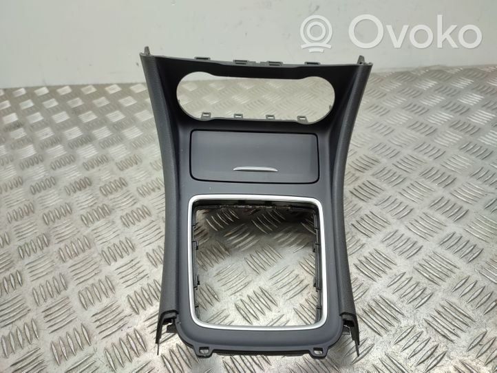 Mercedes-Benz A W176 Console centrale A1768100079