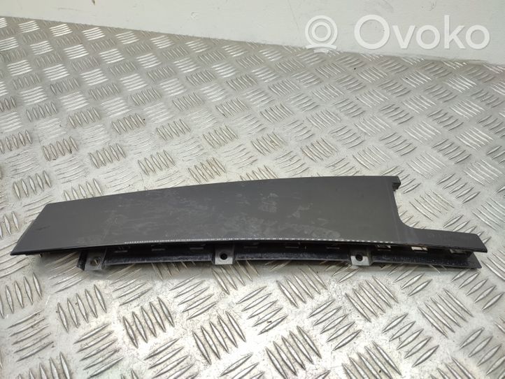 Mercedes-Benz A W176 Rivestimento modanatura del vetro della portiera posteriore A1767320329