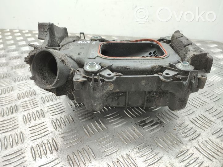 Volkswagen Golf VI Intake resonator 03C145650C