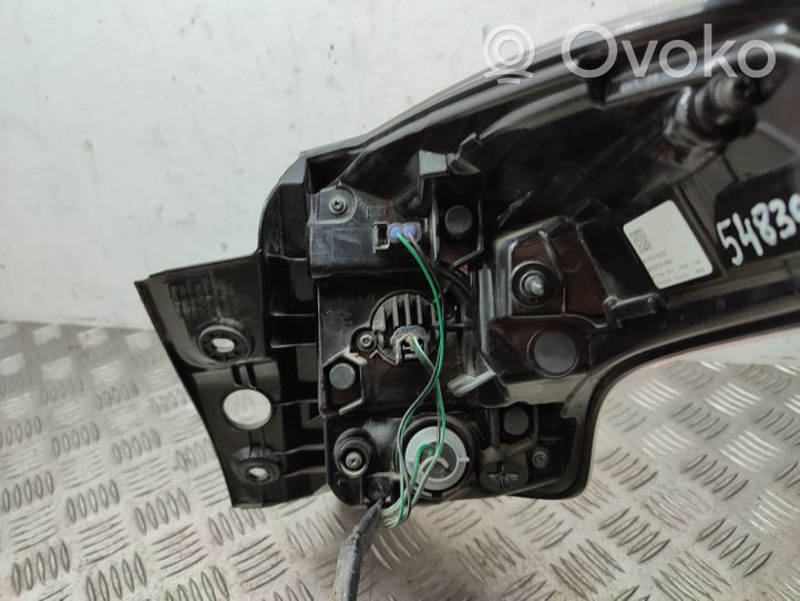 Toyota RAV 4 (XA40) Lampy tylne / Komplet 8158042031