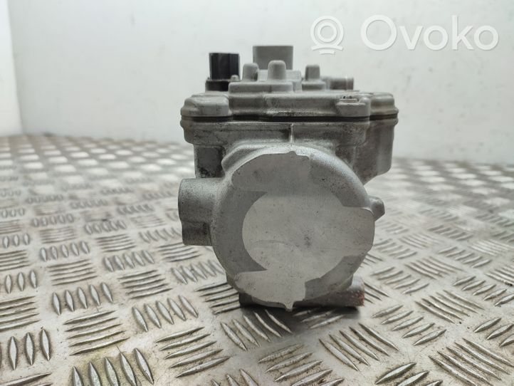 Toyota RAV 4 (XA40) Compressore aria condizionata (A/C) (pompa) 0422000533