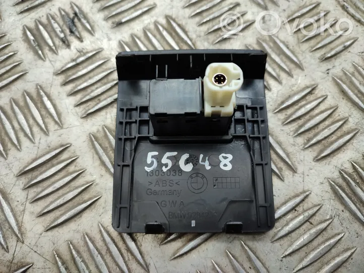 BMW 2 F45 Gniazdo / Złącze USB 6820397