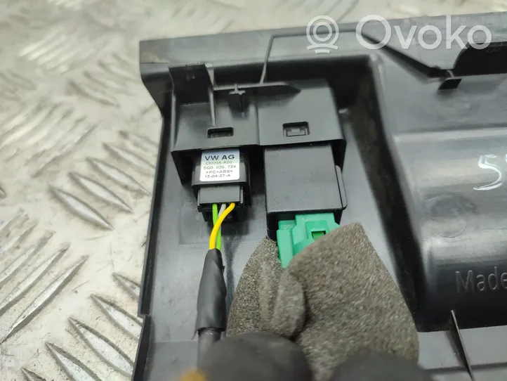 Skoda Octavia Mk3 (5E) Gniazdo / Złącze USB 5Q0035725
