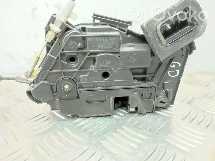 Volkswagen PASSAT B8 Rear door lock 5E0839016