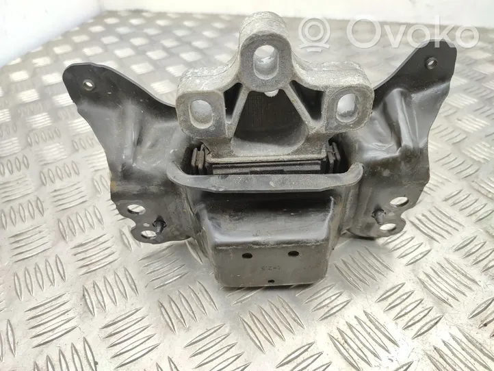 Volkswagen PASSAT B8 Engine mount bracket 5Q0199555AD