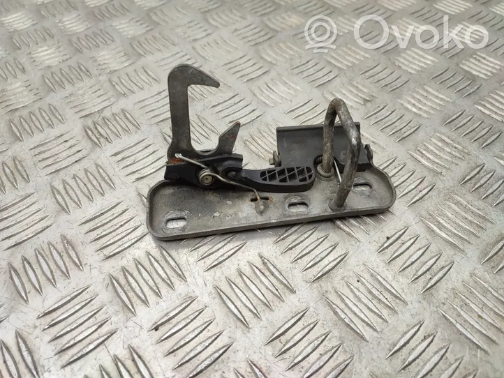 Volkswagen Tiguan Anello/gancio chiusura/serratura del vano motore/cofano 1K0823480