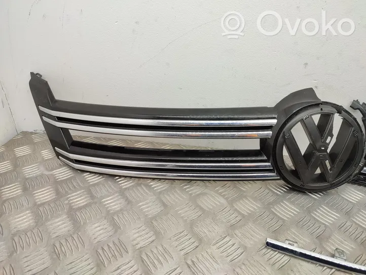 Volkswagen Tiguan Maskownica / Grill / Atrapa górna chłodnicy 5N0853767H