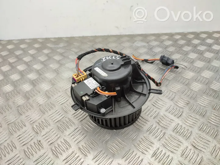 Volkswagen Tiguan Pečiuko ventiliatorius/ putikas 3C0907521F