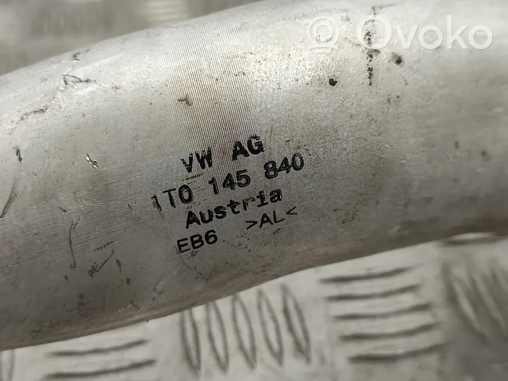 Volkswagen Tiguan Tube d'admission de tuyau de refroidisseur intermédiaire 1T0145840