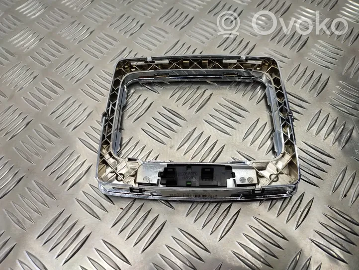 Mercedes-Benz GLK (X204) Rivestimento in plastica cornice della leva del cambio A2042673088